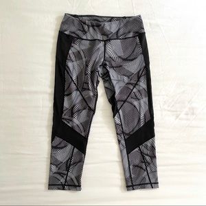 Zella B&W Print Capri Ankle Crop Leggings Sz S